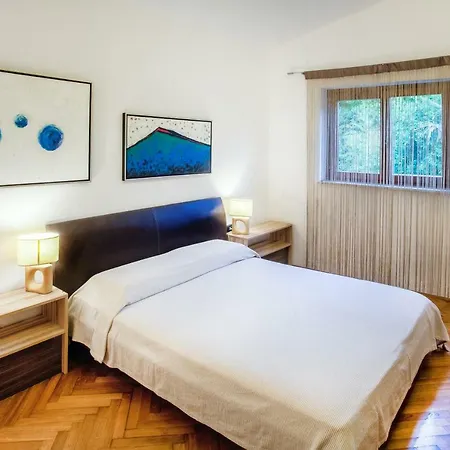 House Giovanni Holiday home *